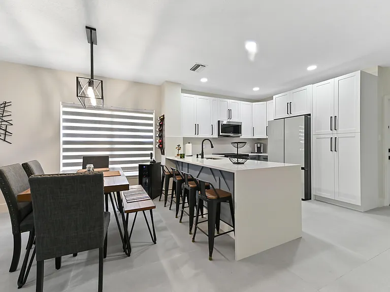 6880 Brook Hollow Rd — Photo 8