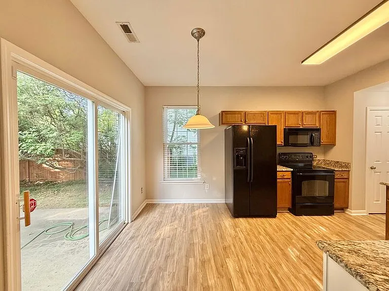 2113 Trefoil Ln — Photo 8