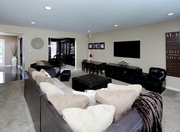 4th image of 16748 Hickory Crest Dr