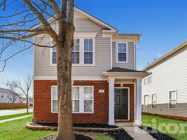 758 Sinclair Dr — Photo 1