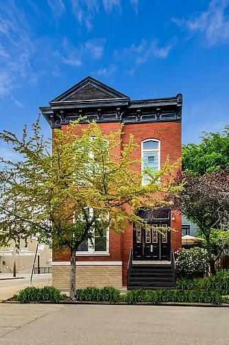 733 N Hoyne Ave #1 Photo 1