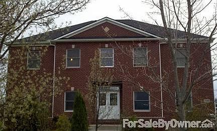 Spring 2011 Curb Appeal! : Welcome home..gorgeous and timeless classic home. Not a dated 90s era hom