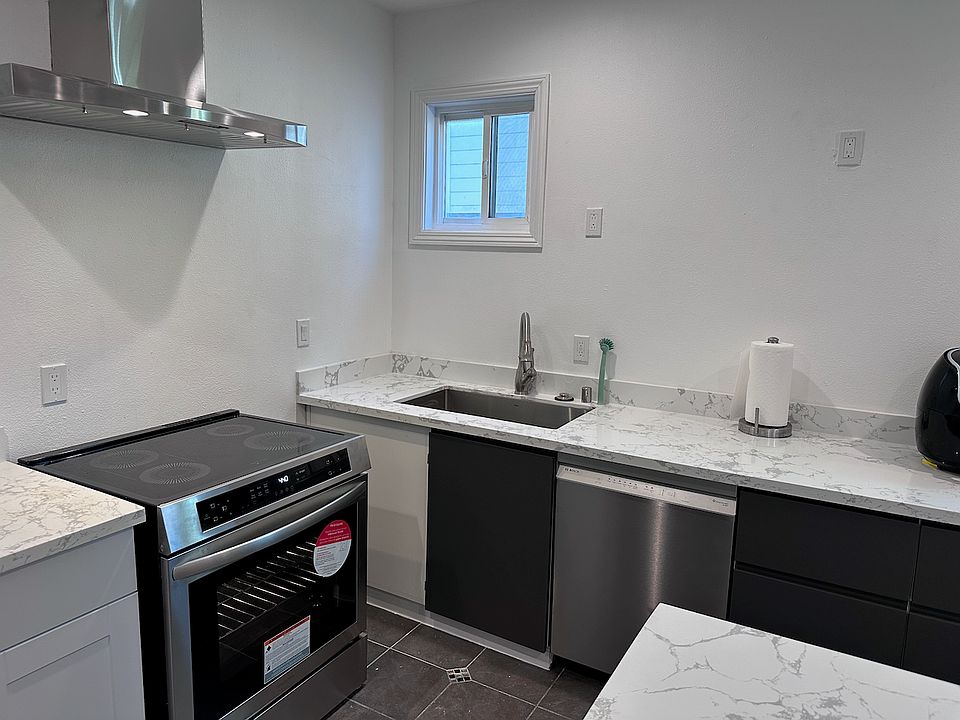Kitchen with new Bosch dishwasher