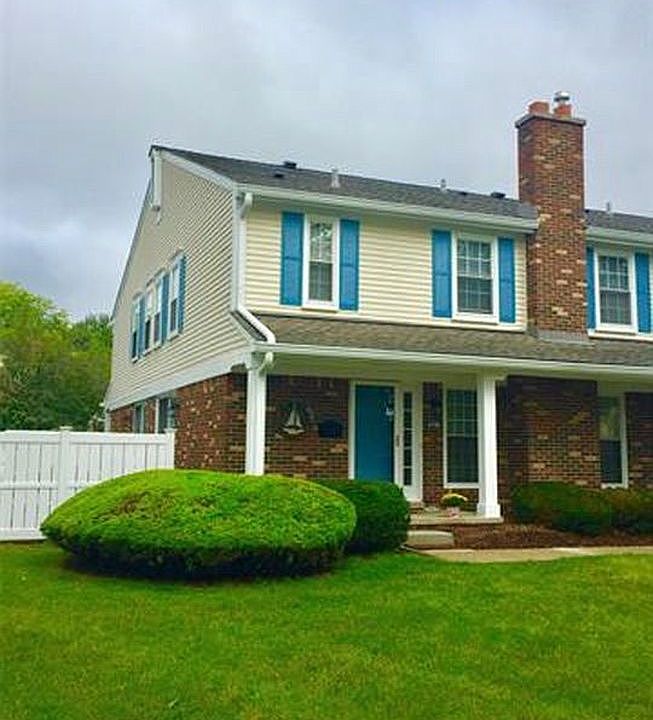 1st image of 41788 Broquet Dr #281