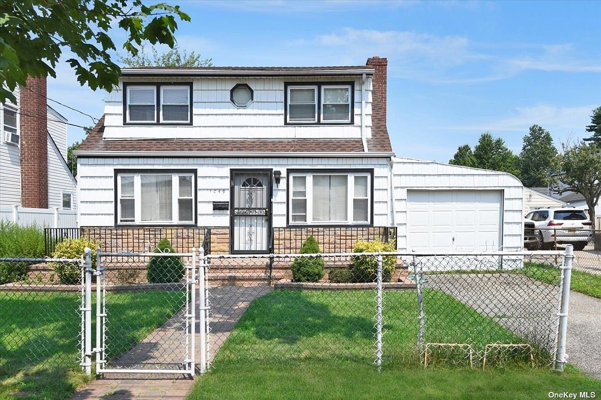 1049 Midland Street, Uniondale, NY 11553 Zillow