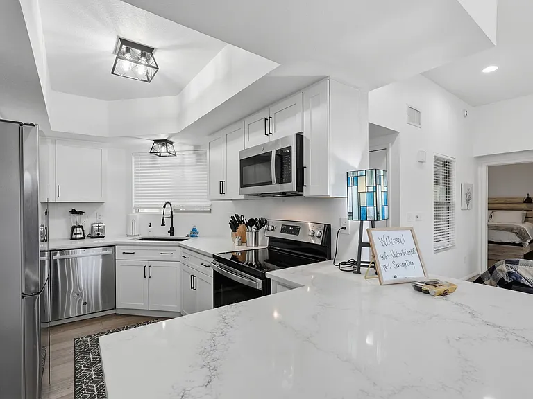 4304 W Pyracantha Dr — Photo 4