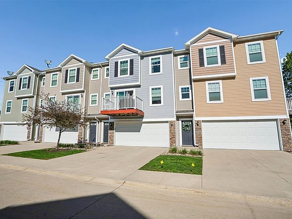 2nd image of 1028 NE 49th Ln