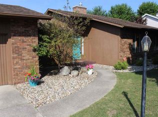 605 Bay View Dr, Mishawaka, IN 46544