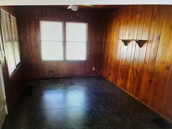 2nd image of 2826 Hanson St