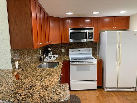 3rd image of 305 N Pompano Beach Blvd APT 1005