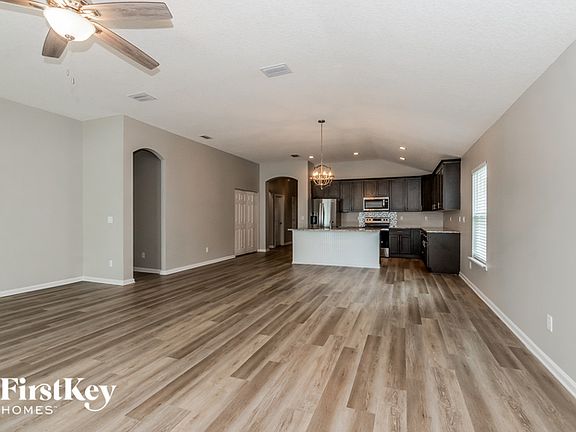 3rd image of 95815 Graylon Dr