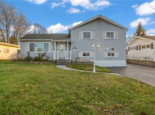 217 Rosecroft Dr, Rochester, NY 14616