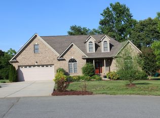 4015 Grace Landing Ct, Mebane, NC 27302