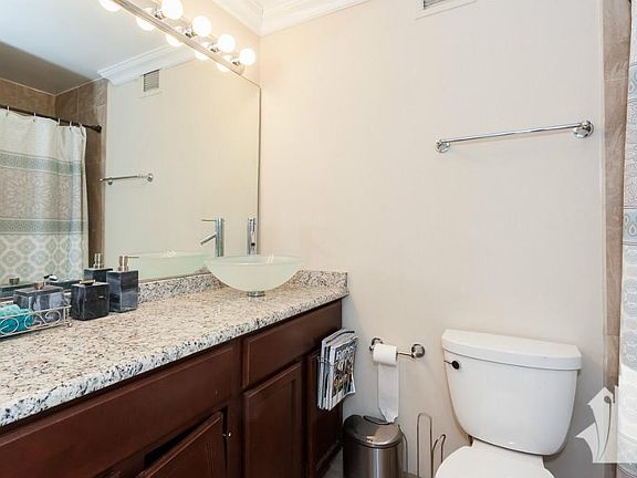 5th image of 200 N Dearborn St Unit 2507A