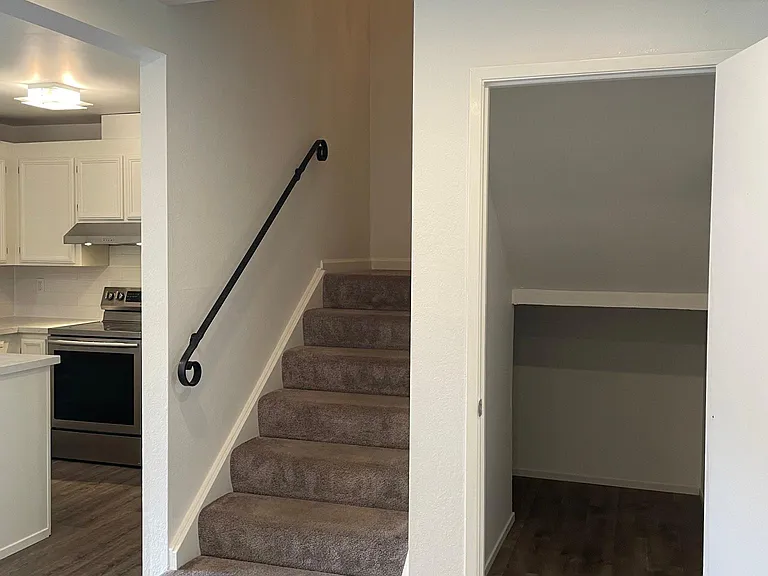 1281 Rosita Rd — Photo 5