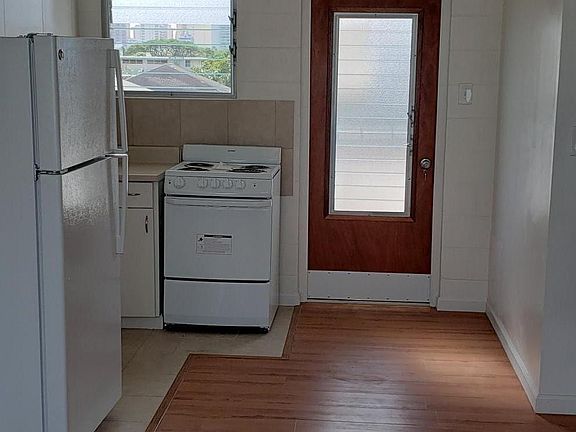 Living room to kitchen area