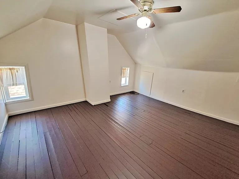 118 S Franklin St — Photo 27