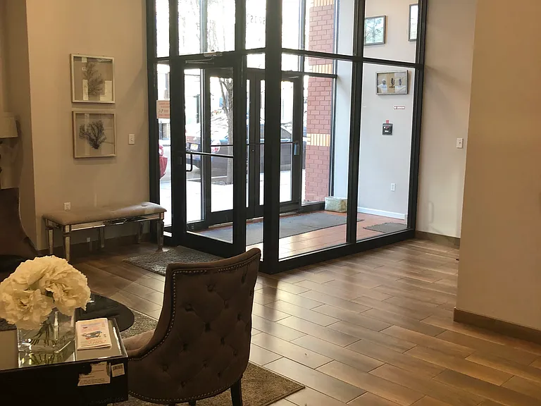 5005 Palisade Plaza — Photo 12