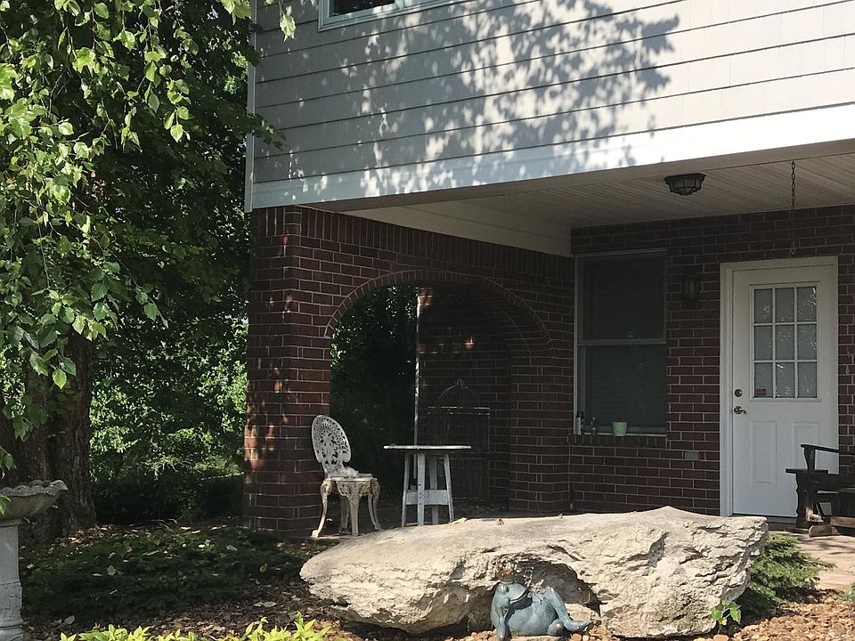 Apartment's Entrance 