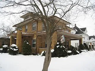 112 W Falconer St photo 1