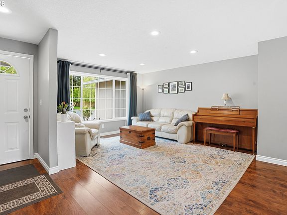 5th image of 1155 SE 36th St