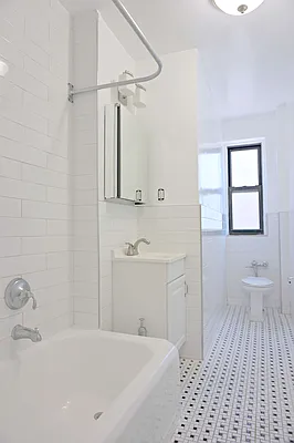 Rented by Metropolitan Equities | media 7