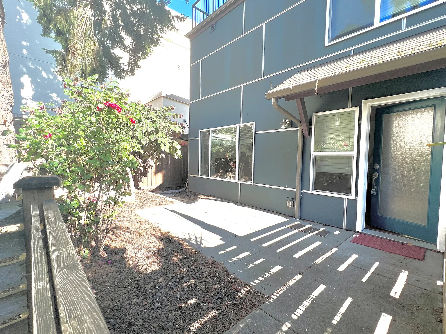 3 bed, 1310 sqft, $2,800 — Photo 1