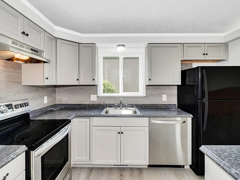 466 1/2 Carson Lake Dr — Photo 12