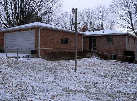 3rd image of 3721 W Arrowhead Dr