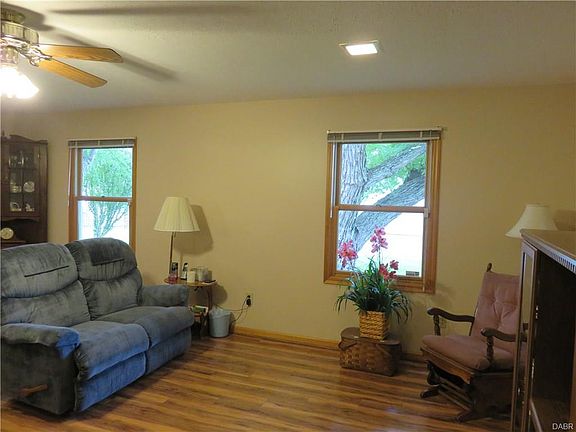 3rd image of 518 Millard Dr