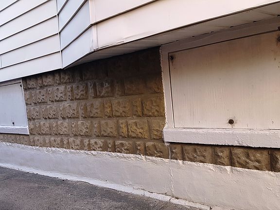 3rd image of 24 Heusden St