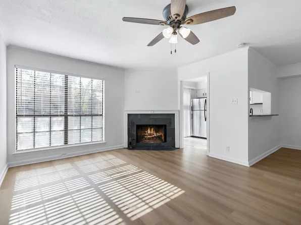 5200 Martel Ave APT 37D, Dallas, TX 75206