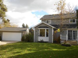 5384 Dooley Dr, Linden, MI 48451