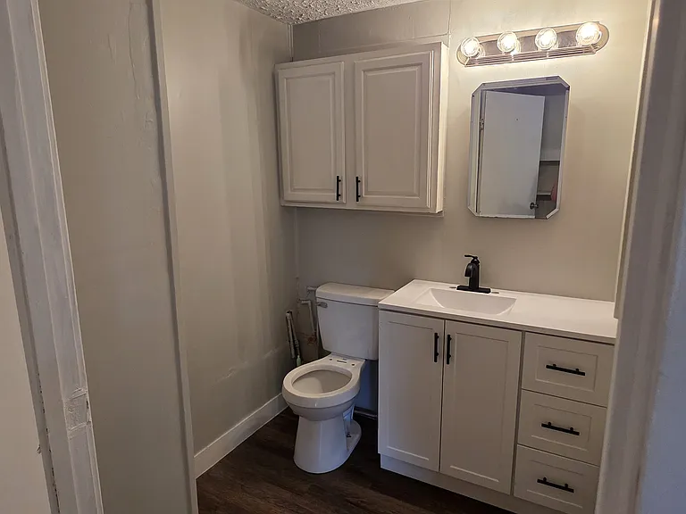 110 Blueview Dr SW #A — Photo 3