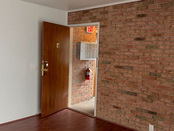 2nd image of 3806 Hyde Park Ave APT 5