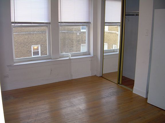 3rd image of 4833 N Kimball Ave APT F3