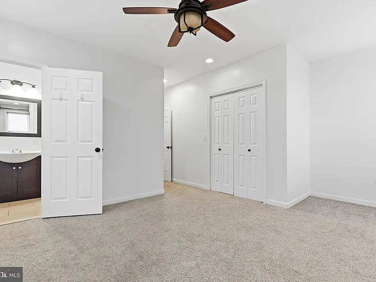 2302 Mount Royal Ter — Photo 18