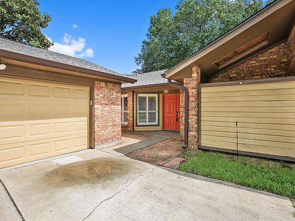 2nd image of 2423 Colleen Dr