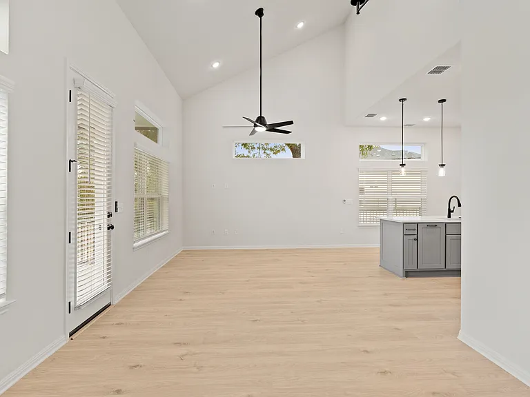1612 Kit Cir — Photo 12