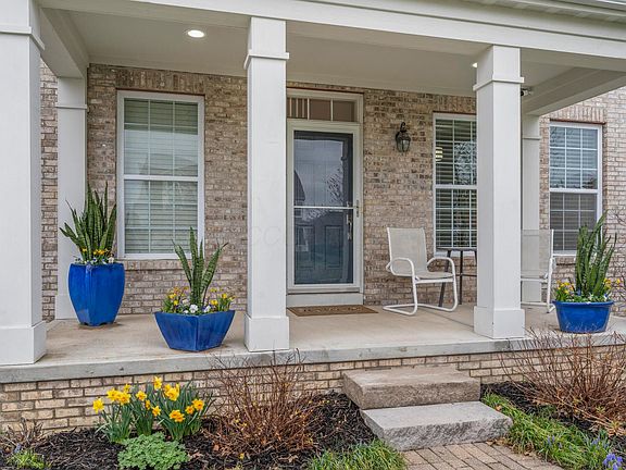 3rd image of 283 Balsamine Dr