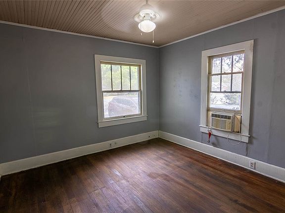 4th image of 308 SE Baya Dr