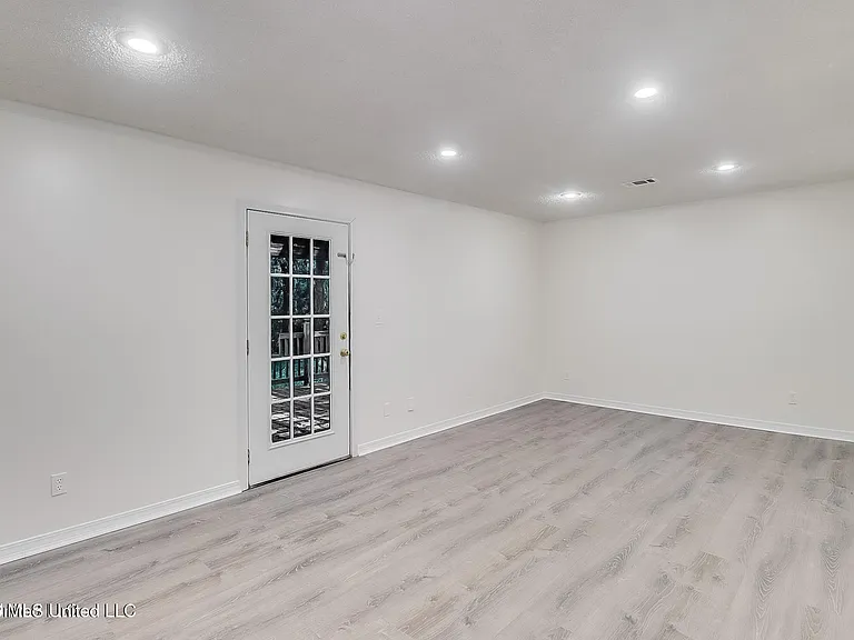 9228 Pointe Aux Chenes Rd — Photo 17