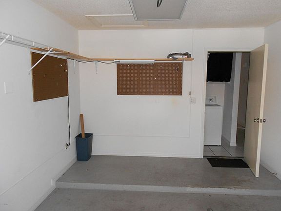 4th image of 2701 NE 10th St APT 102