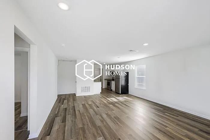 5913 Montague St — Photo 4