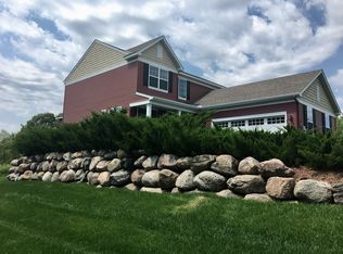213 Southgate Dr, Mahtomedi, MN 55115