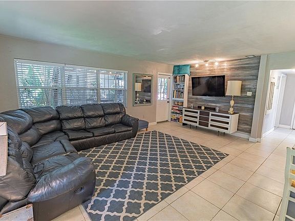 5th image of 211 S Embrey Dr