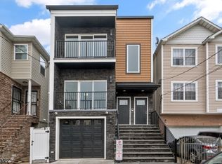 198 Hunterdon St, Newark, NJ 07103