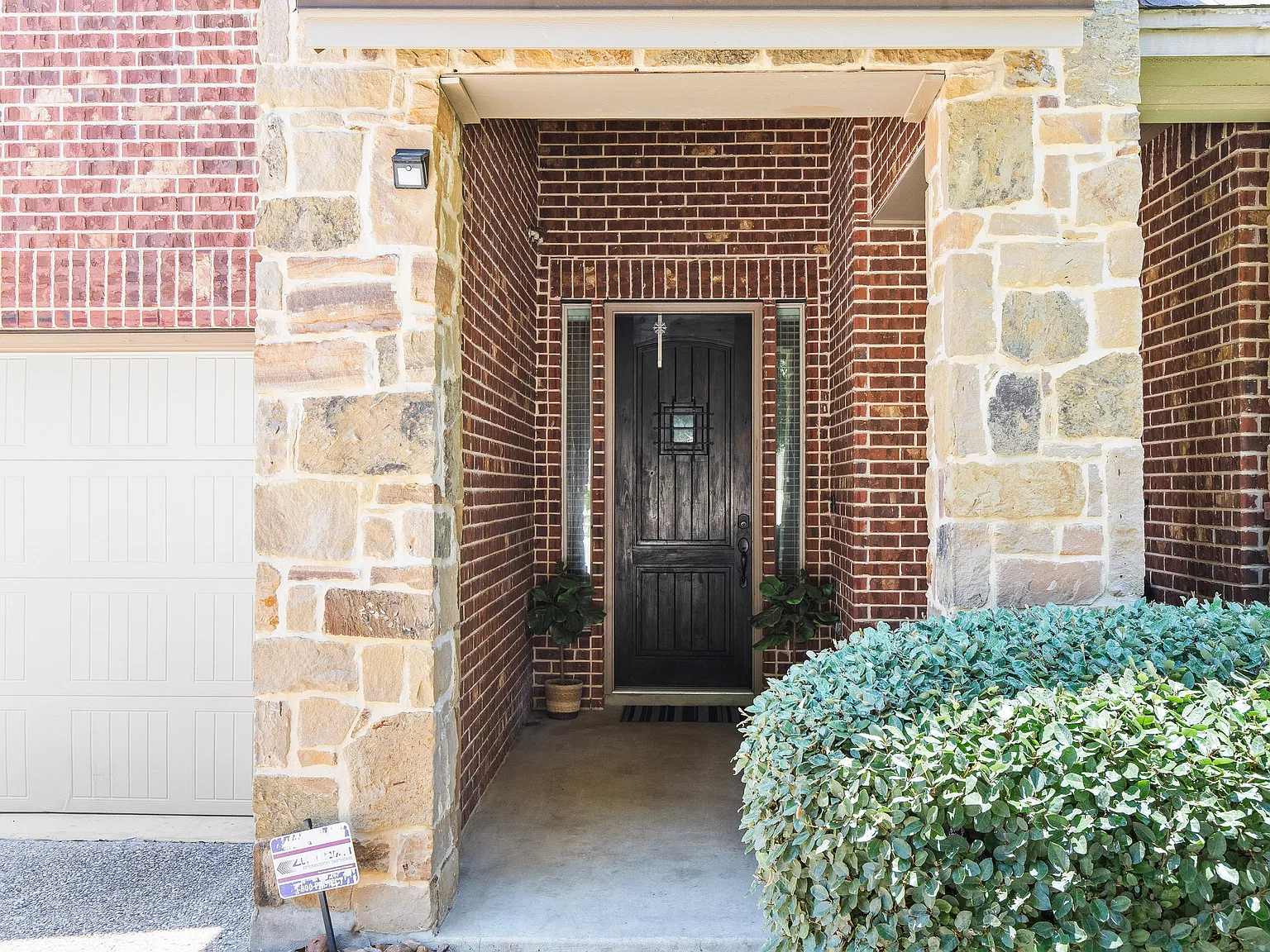 5 bed, 3.5 bath, 3166 sqft, $3,650 — Photo 2