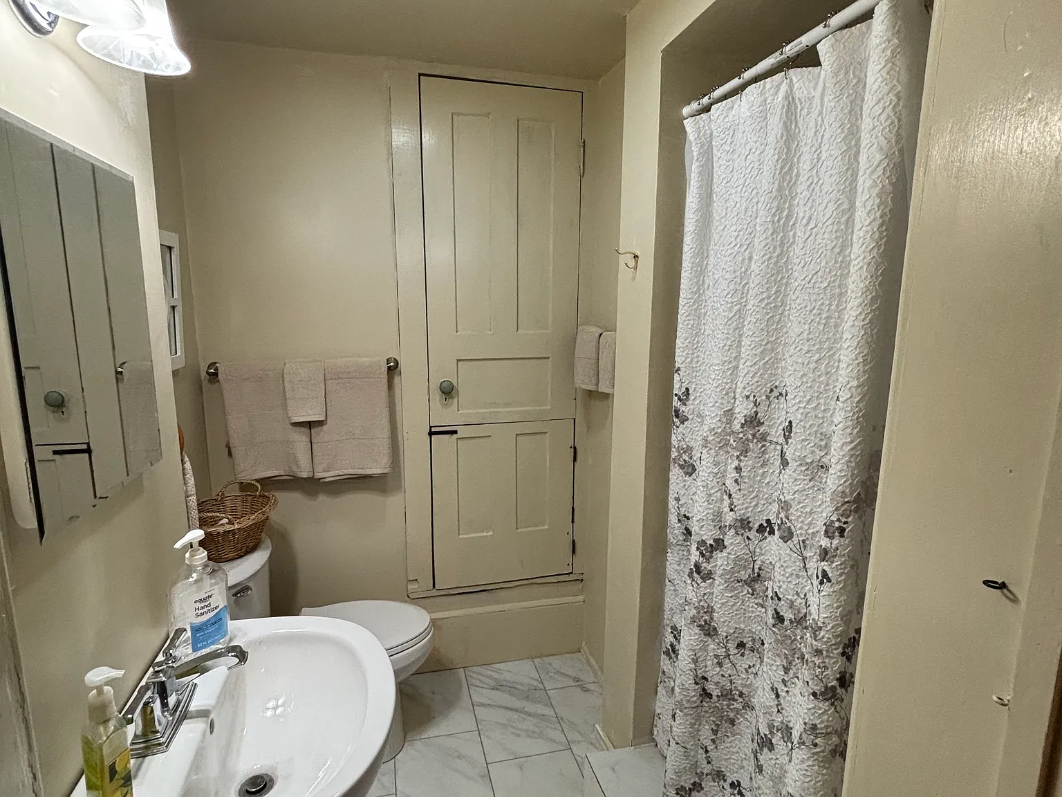 1 bed, 1500 sqft, $2,200 — Photo 3