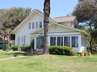 118 S Bay Blvd, Palacios, TX 77465